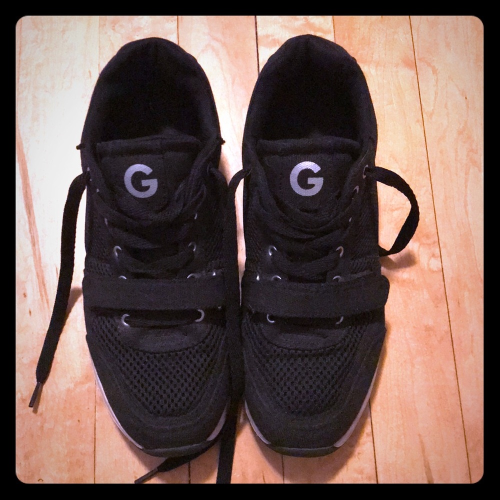 Black Guess tennis shoes with velcro size 7